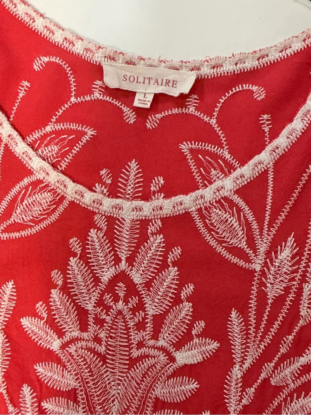 Solitaire Coral Red & White Embroidered Ruffled Short Sleeve Blouse Size Large - Picture 10 of 14